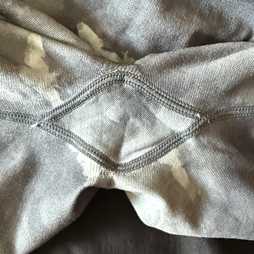 Gray Wolves Graphic Shorts - Picture 5 of 8